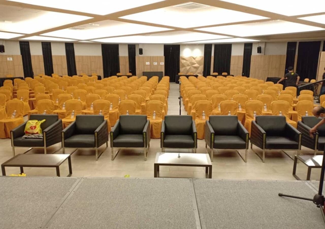 Roxy Hotel Serian Εξωτερικό φωτογραφία