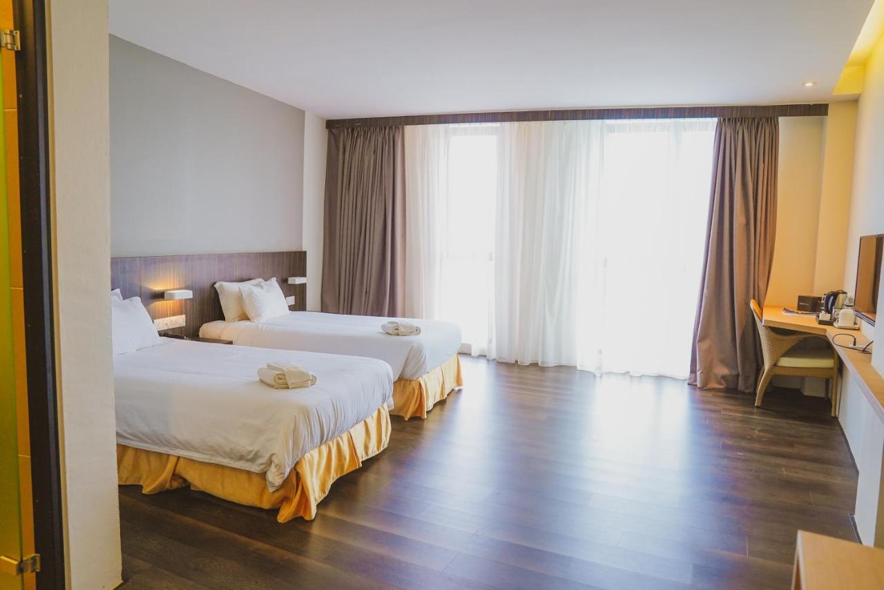 Roxy Hotel Serian Εξωτερικό φωτογραφία